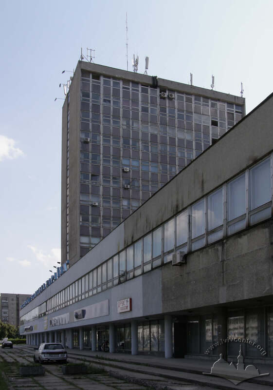 Вул. В. Великого, 2. Видавничо-редакційний корпус.