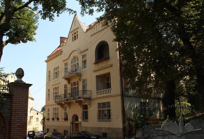 Вул. Каліча гора, 11.