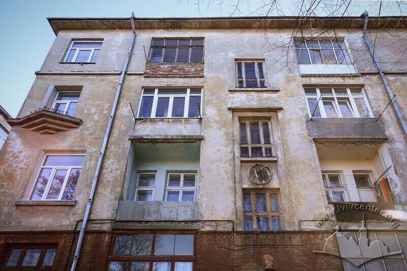 Vul. Promyslova, 31. Building constructed for tram depot workers. Northern facade