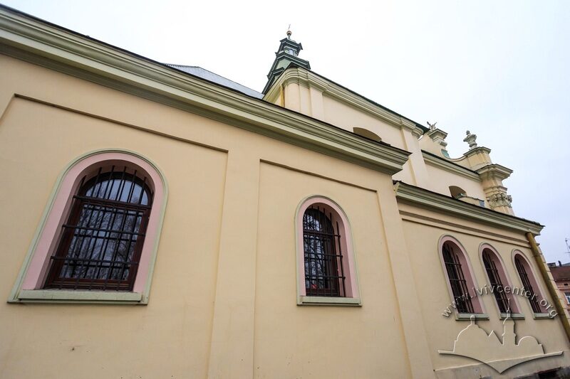 Вул. Жовківська, 8. Фрагмент північного фасаду колишнього костелу