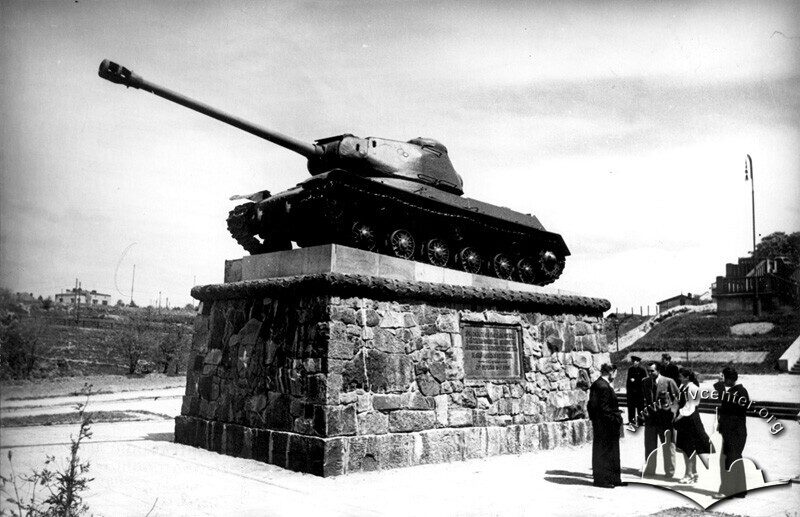 Пам’ятник танкістам-гвардійцям, 1949