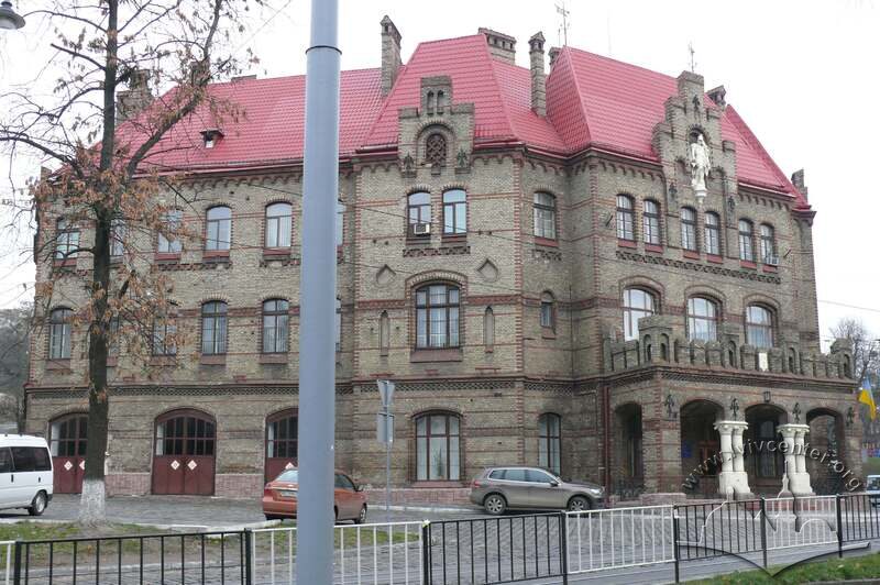 Вул. Підвальна, 6. Головне управління ДСНС України у Львівській облаcті на місці колишнього кінотеатру "Еден"