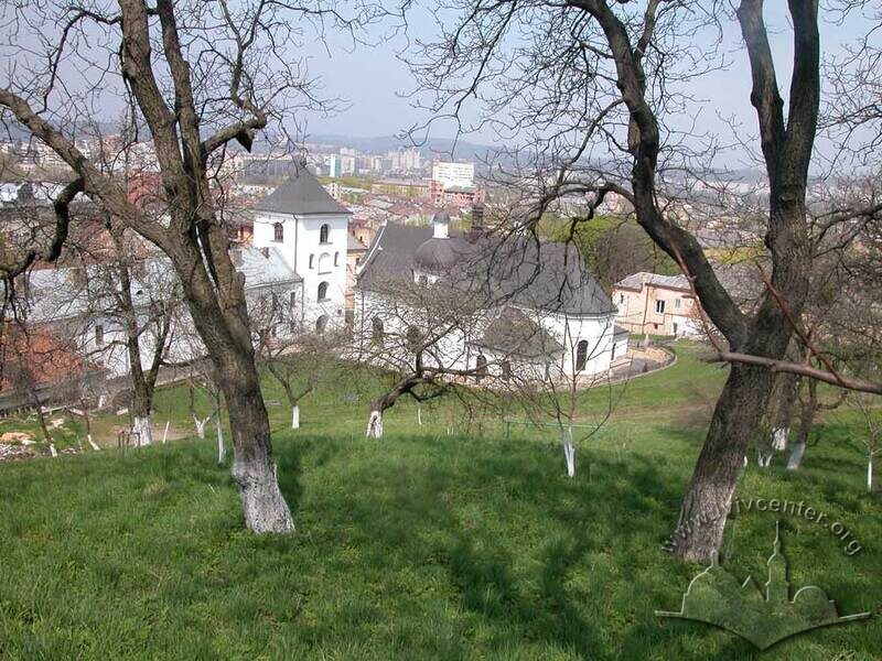 Вул. Хмельницького, 36. Вигляд монастиря з "Високого замку"