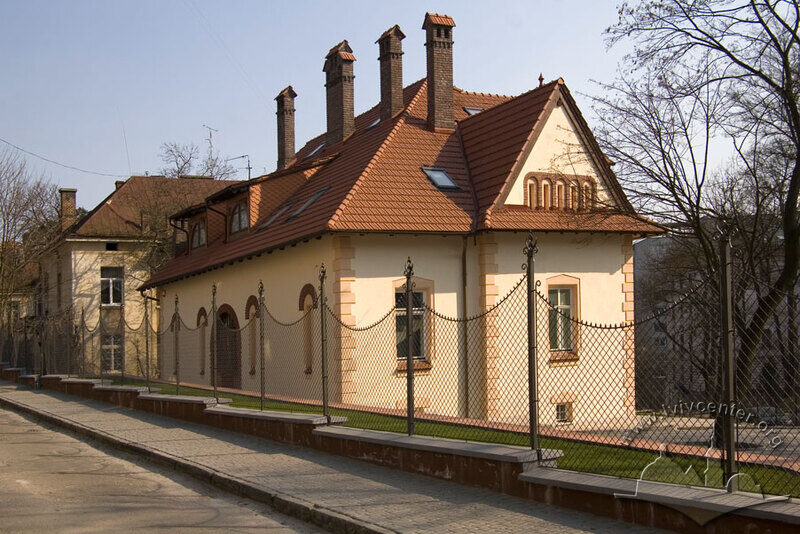 Вул. Метрологічна, 2. Вигляд будинку з півночі