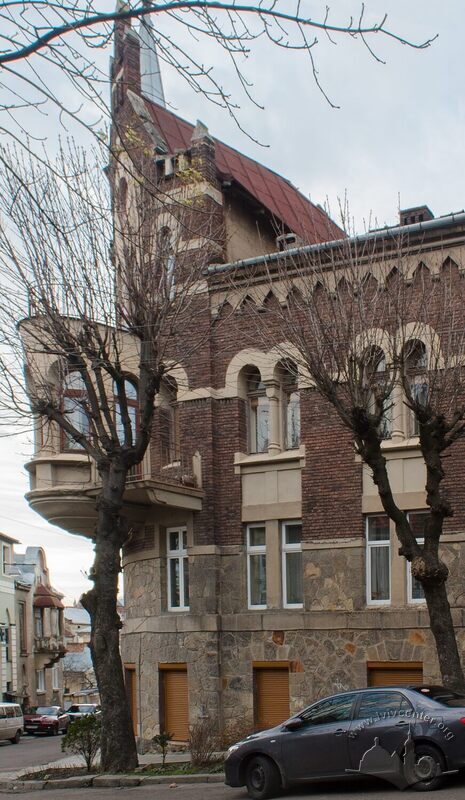 Вул. Вишенського, 11. Східний фасад будинку