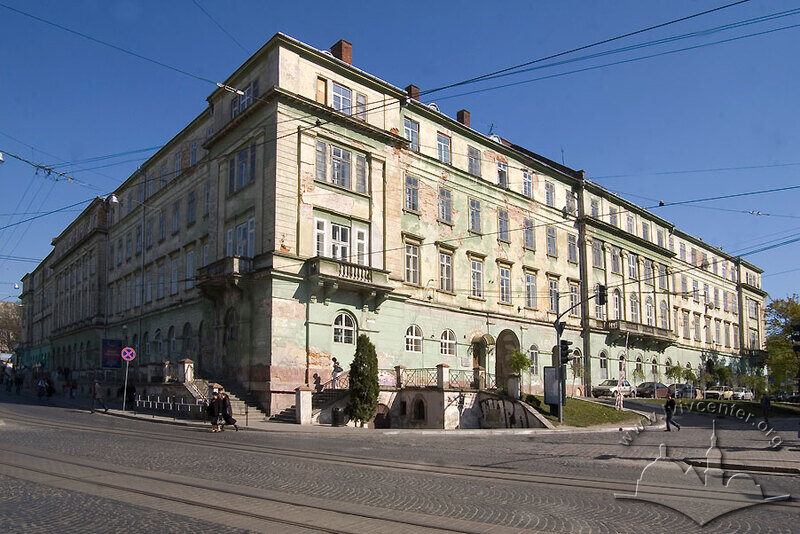 Former Skarbek Theater at 1 Lesi Ukrainky St. An example of Neo-Classicism