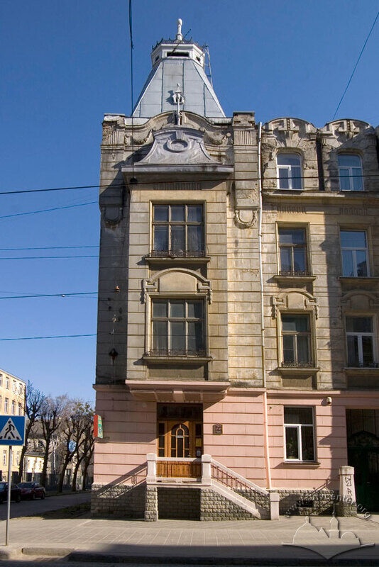Вул. Генерала Чупринки, 47. Фрагмент головного фасаду