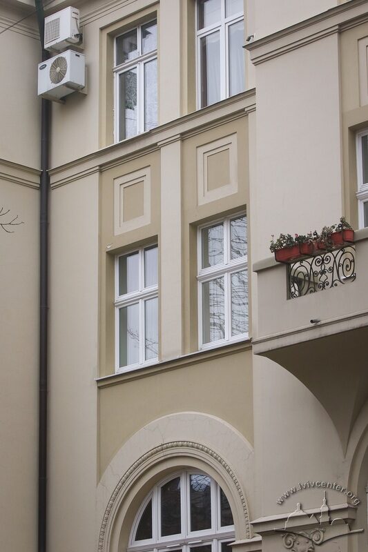 43-03-09--37a-picture-7.jpg