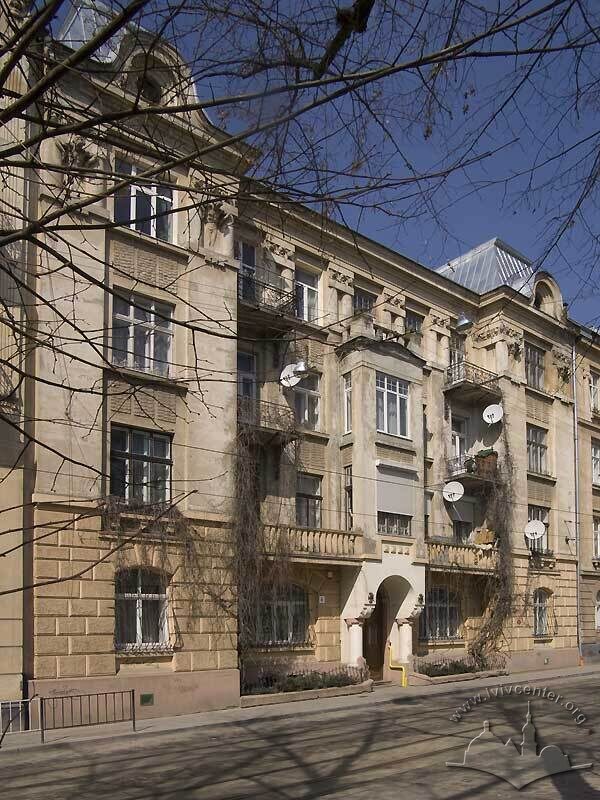 Вул. Генерала Чупринки, 6. Головний фасад (вигляд з півдня)