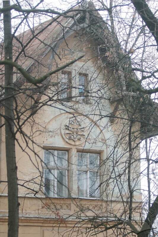 43-03-04--005-picture-17.JPG