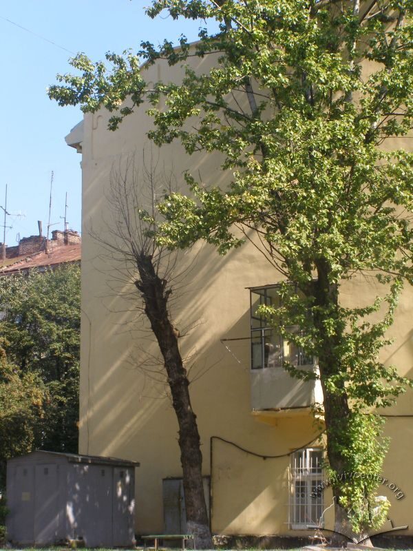42-04-05--05-picture-1.JPG