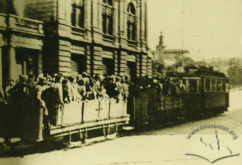 album_6_tram.png