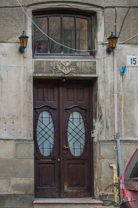 Вул. Вишенського, 15. Головний вхід