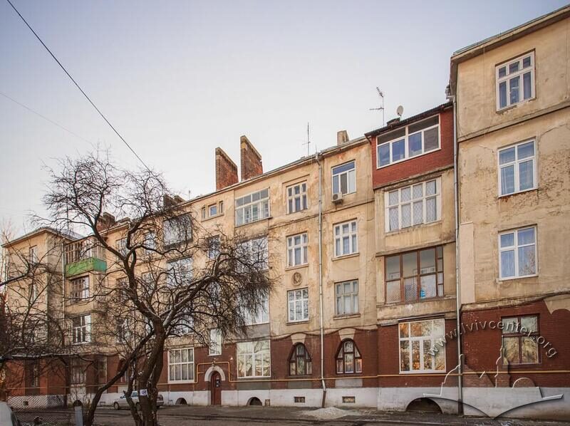 Vul. Promyslova, 31. Building constructed for tram depot workers. Principal facade