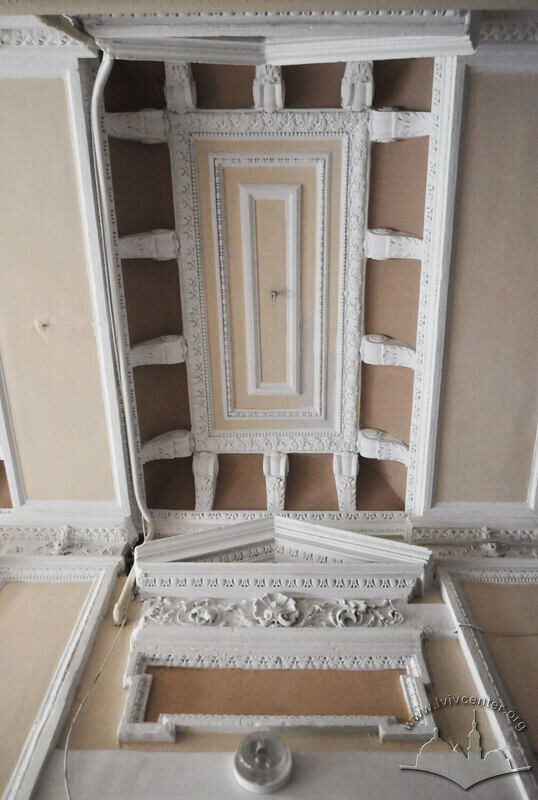 Вул. Крушельницької, 11.Фрагмент стелі у сінях