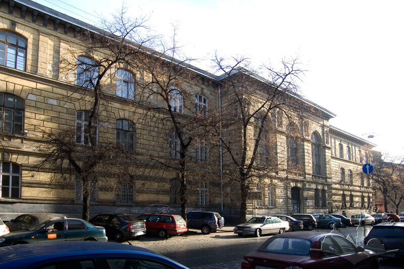 Вул. Князя Романа, 5. Вигляд будинку з північної частини вулиці