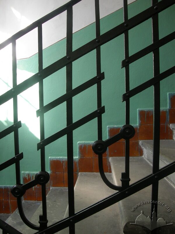 43-03-01--47a-picture-15t.JPG