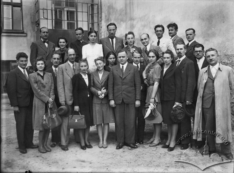 Груповий портрет, 1942