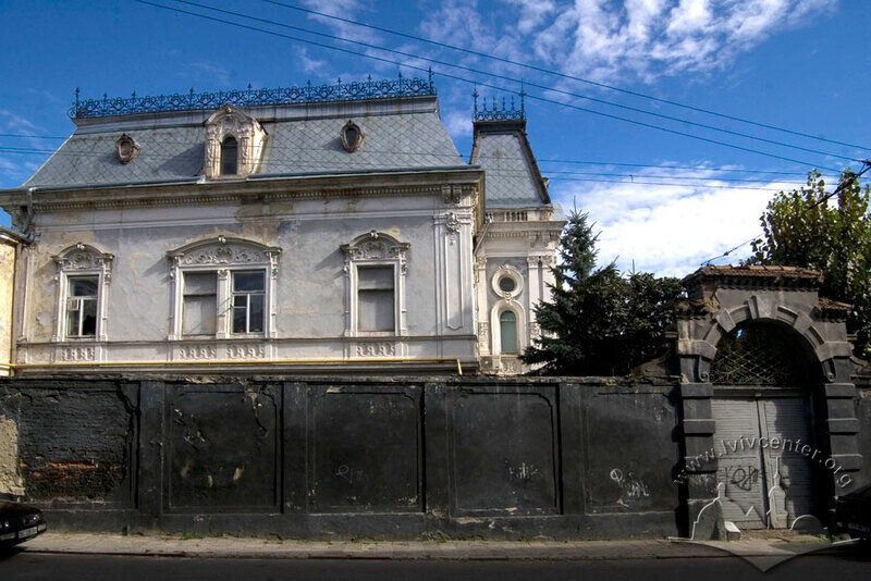 Вул. Пекарська, 19. Бічний фасад. Вигляд з вул. Гартмана Вітвера