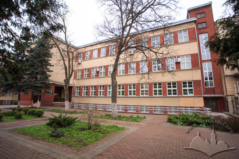 Будинок Львівської комерційної академії