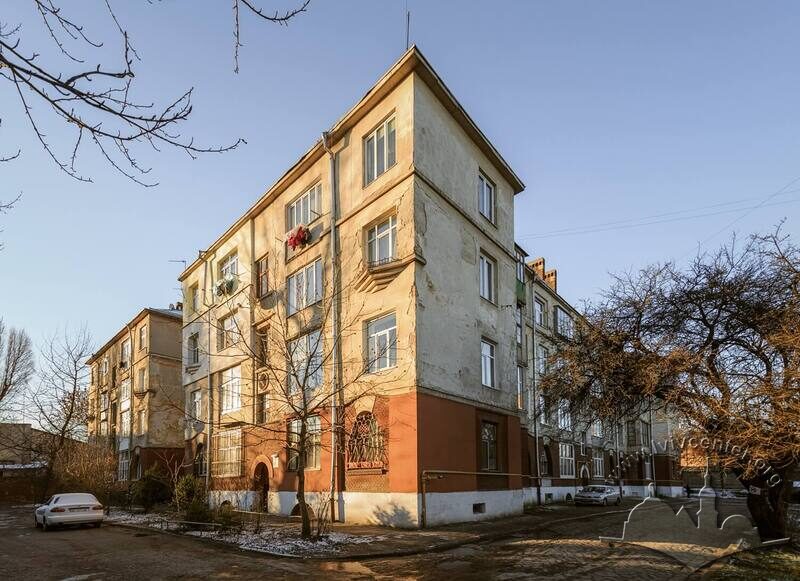Vul. Promyslova, 31-33. Buildings constructed for tram depot workers. A view from southeast