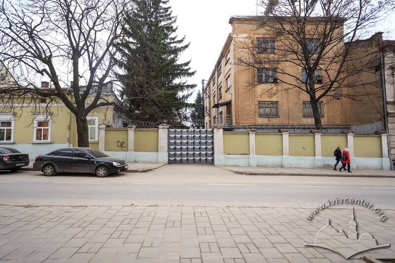 Вул. Жовківська, 11. Львівський радіоремонтний завод, раніше тут розміщувалося виробництво машин Фердинанда Пітча