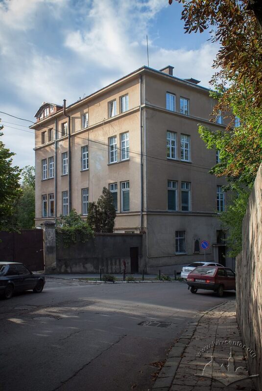 43-02-21--04-picture-10.jpg