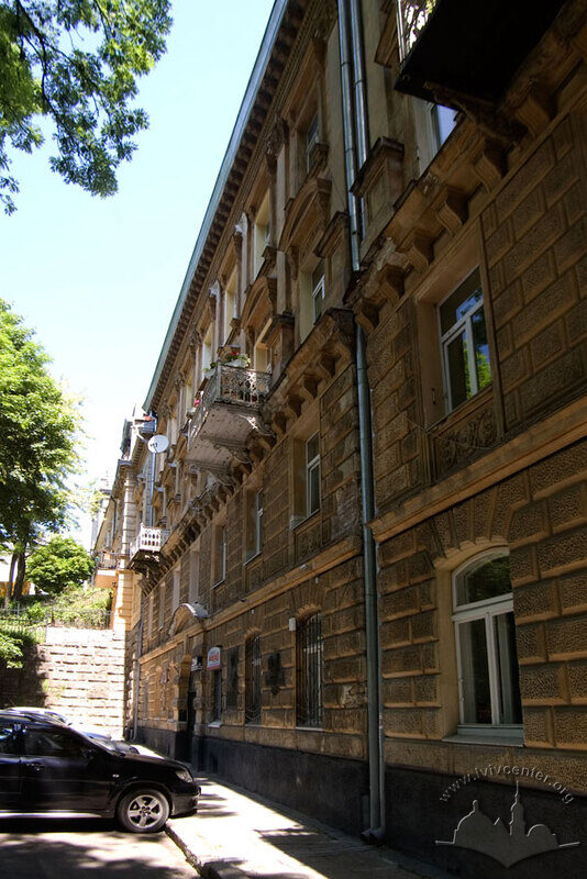 Вул. Винниченка, 26.