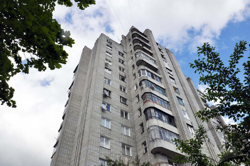 Вул. Чукаріна, 1б.