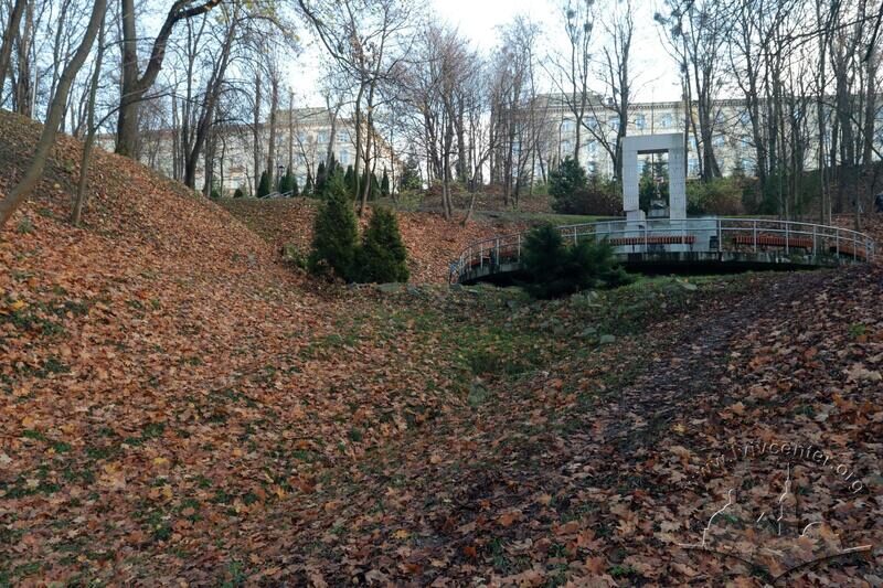 Пам'ятник розстріляним вченим на Вулецьких пагорбах