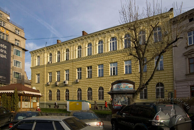 Просп. Шевченка, 9. Вид на головний фасад