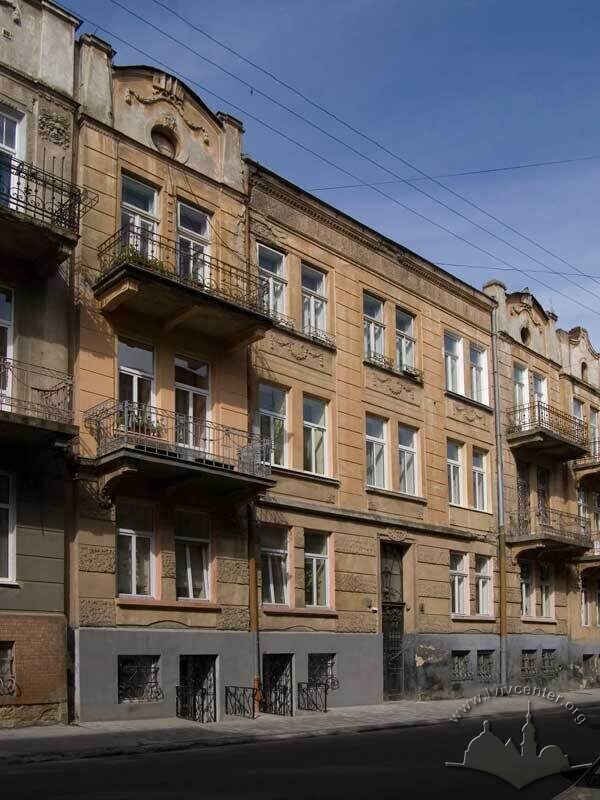 Вул. Левинського, 4. Головний фасад