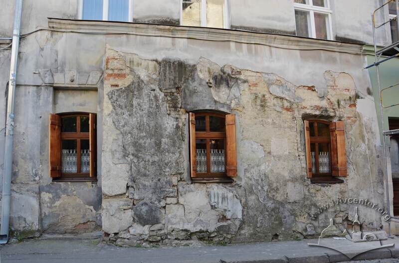 Вул. Староєврейська, 52. Фрагмент північного фасаду