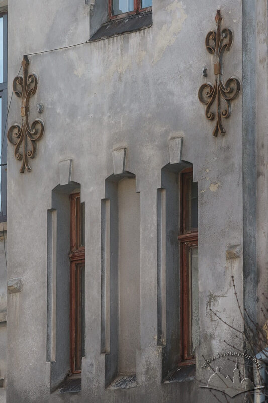 43-03-03--04-picture-13.jpg