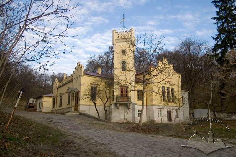 Будинок стрілецького товариства, вид з вулиці Лисенка.