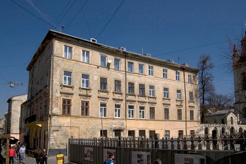 Вул. Краківська, 14. Бічний фасад будинку з боку вул. Вірменської