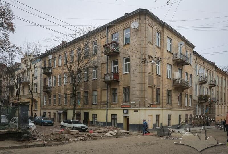 43-03-08--09-picture-2.jpg