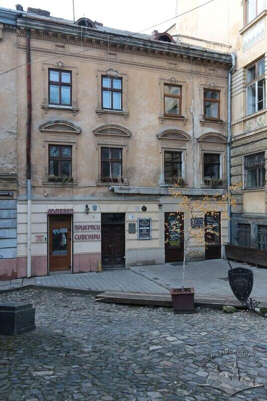 41-05-02--07-picture-1.jpg