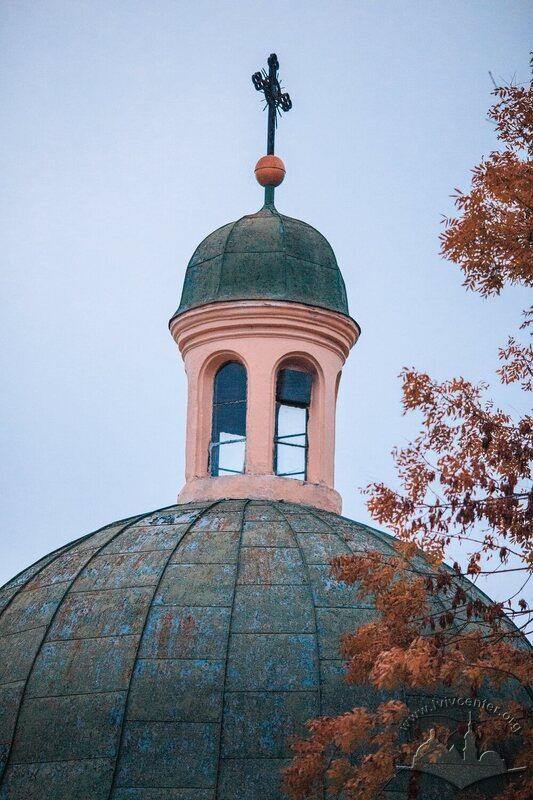 Вул. Хмельницького, 28.