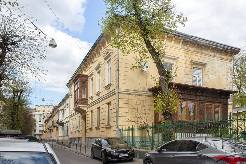 Вул. Романчука, 15.