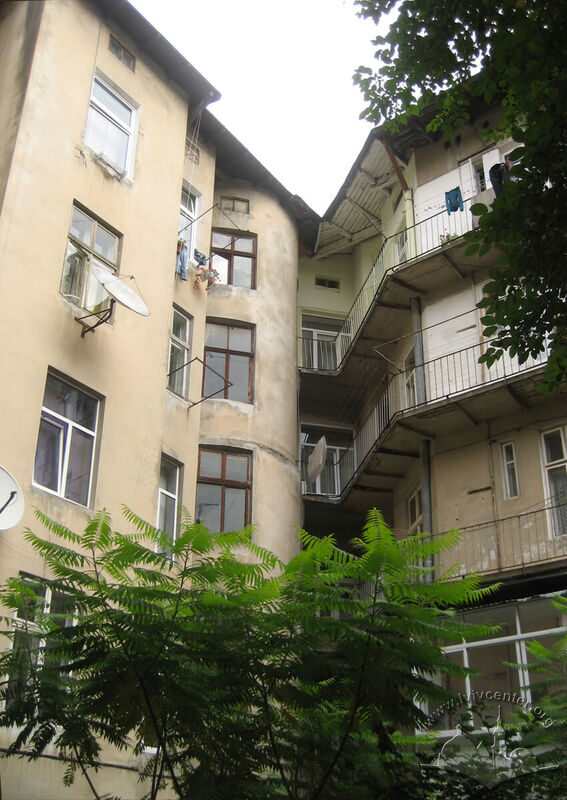 Вул. Вітовського, 31. Фрагмент будинку, вид з внутрішнього двору