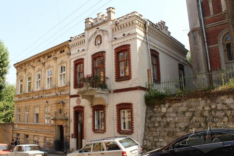 Вул. Каліча гора, 7 (раніше Глібова, 12). Колишня сторожівка вілли "Палатин"