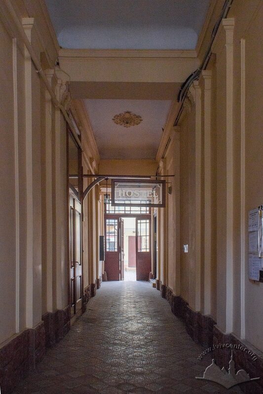Вул. Романчука, 15.
