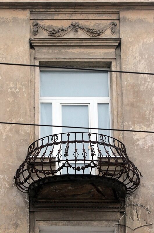 43-12-01--028-picture-7.JPG