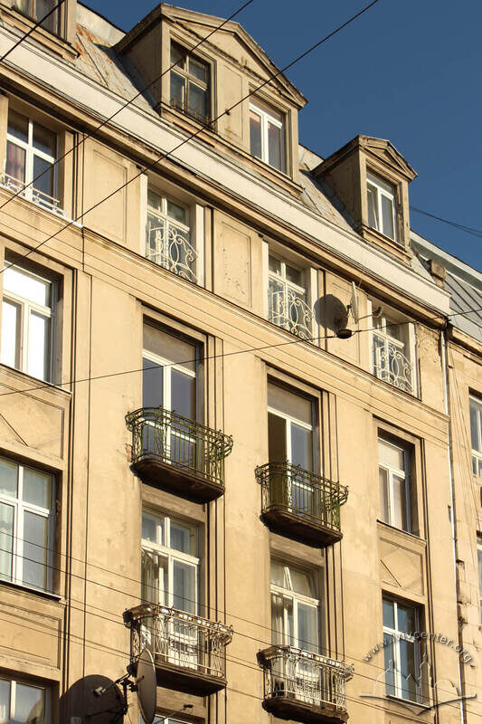 Вул. Галицька, 19. Фрагмент головного фасаду