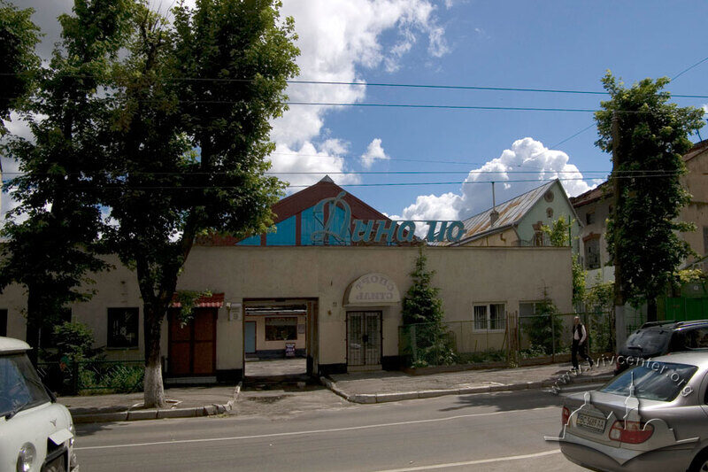 Вул. Зелена, 59. Вхід на територію комплексу