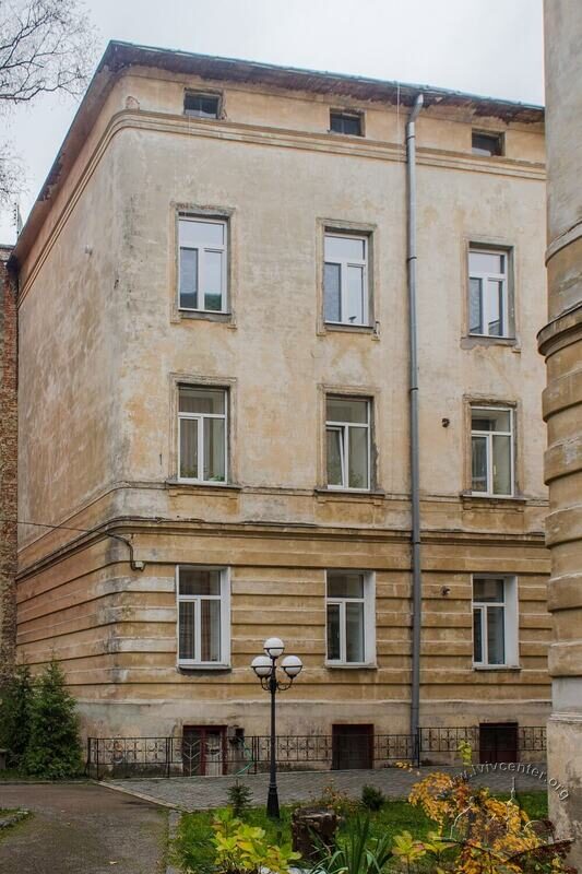 43-09-01--05-picture-10.jpg