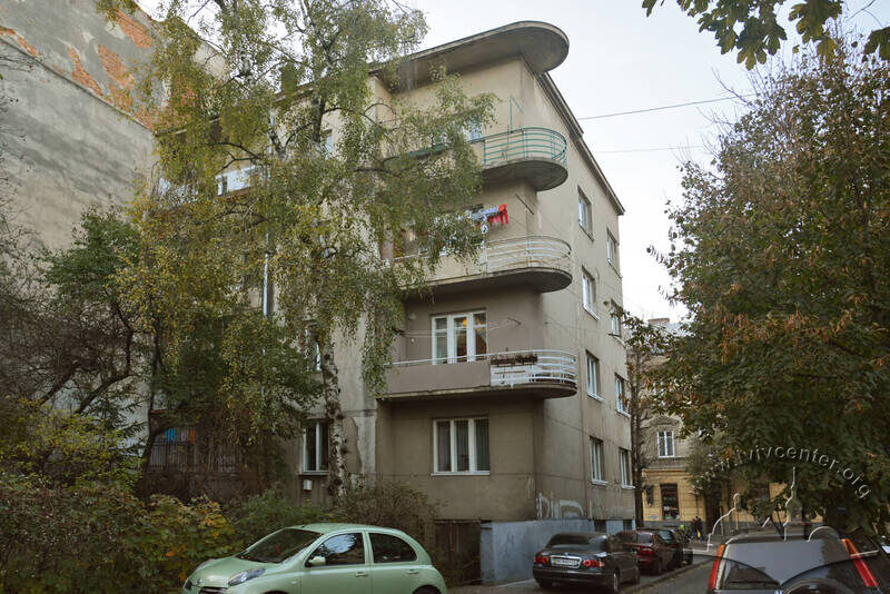 Вул. Дорошенка, 61. Вигляд будинку з тилу
