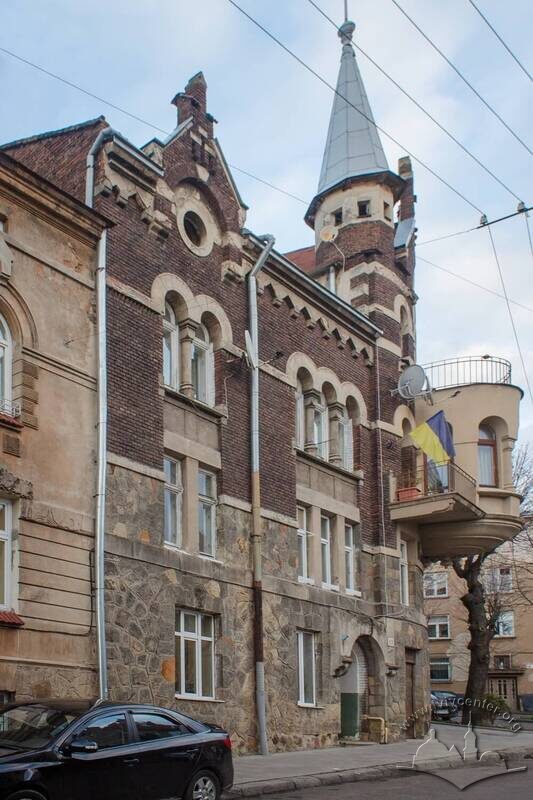 Вул. Вишенського, 11. Південний фасад будинку