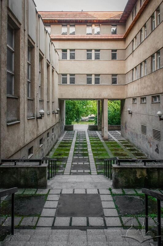 43-03-04--071-picture-5.jpg